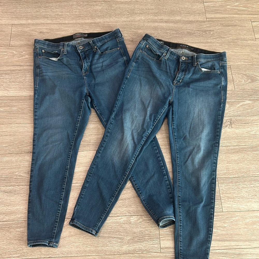 Lot of 2 Pairs of Torrid Blue Sky High Skinny Jeans *Size 16R*